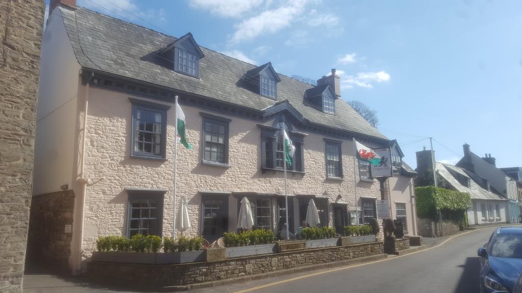 Dragon Inn Crickhowell Extérieur photo