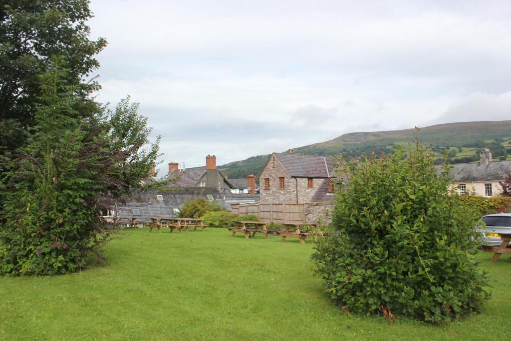 Dragon Inn Crickhowell Extérieur photo