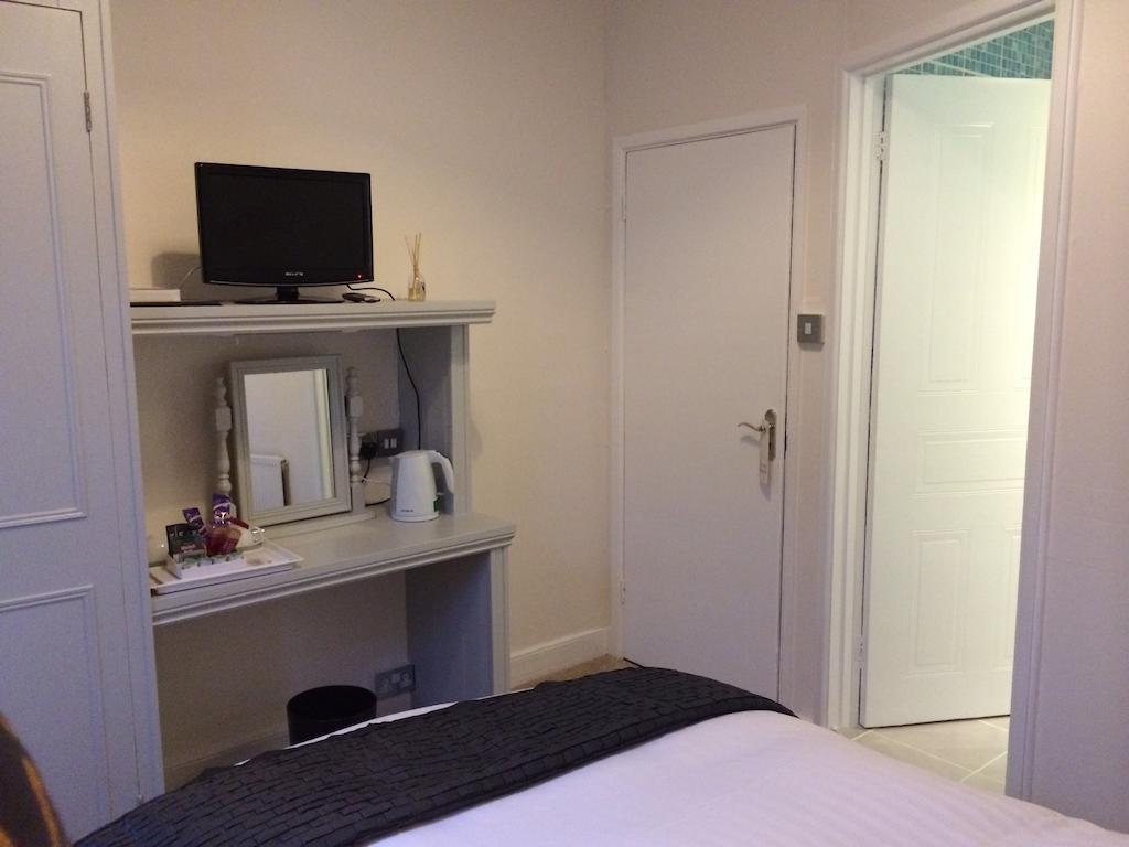 Dragon Inn Crickhowell Chambre photo