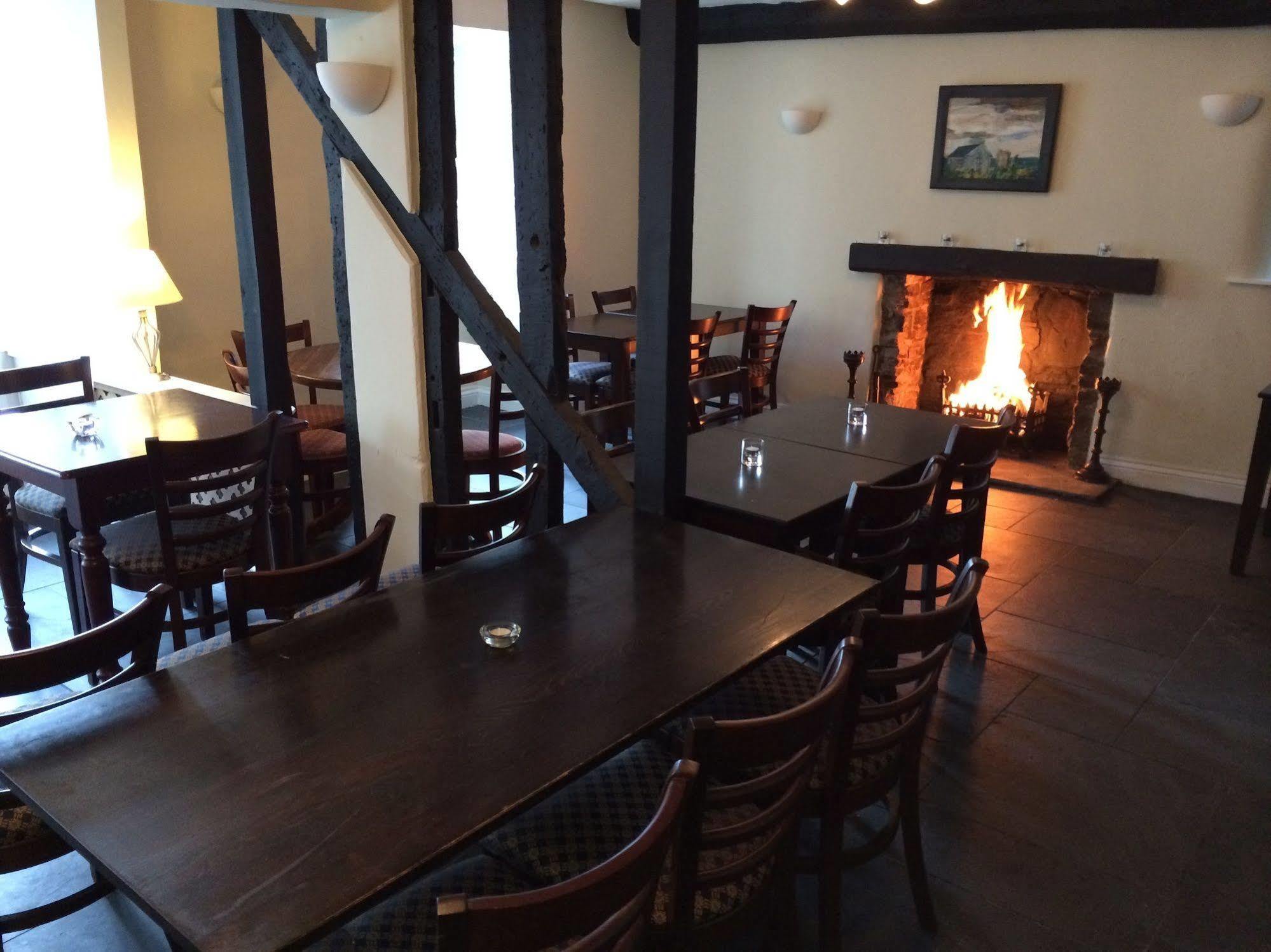 Dragon Inn Crickhowell Extérieur photo