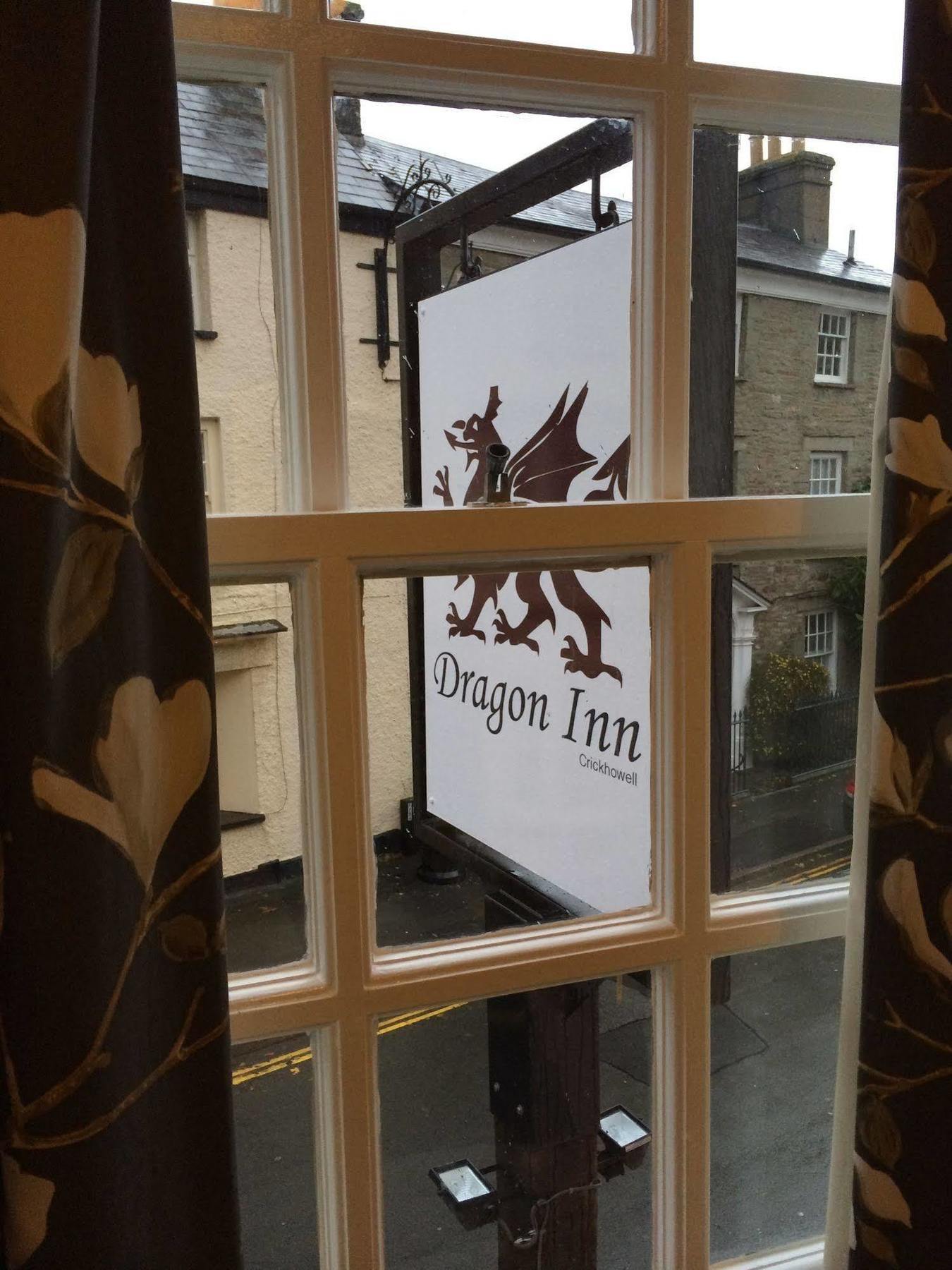 Dragon Inn Crickhowell Extérieur photo