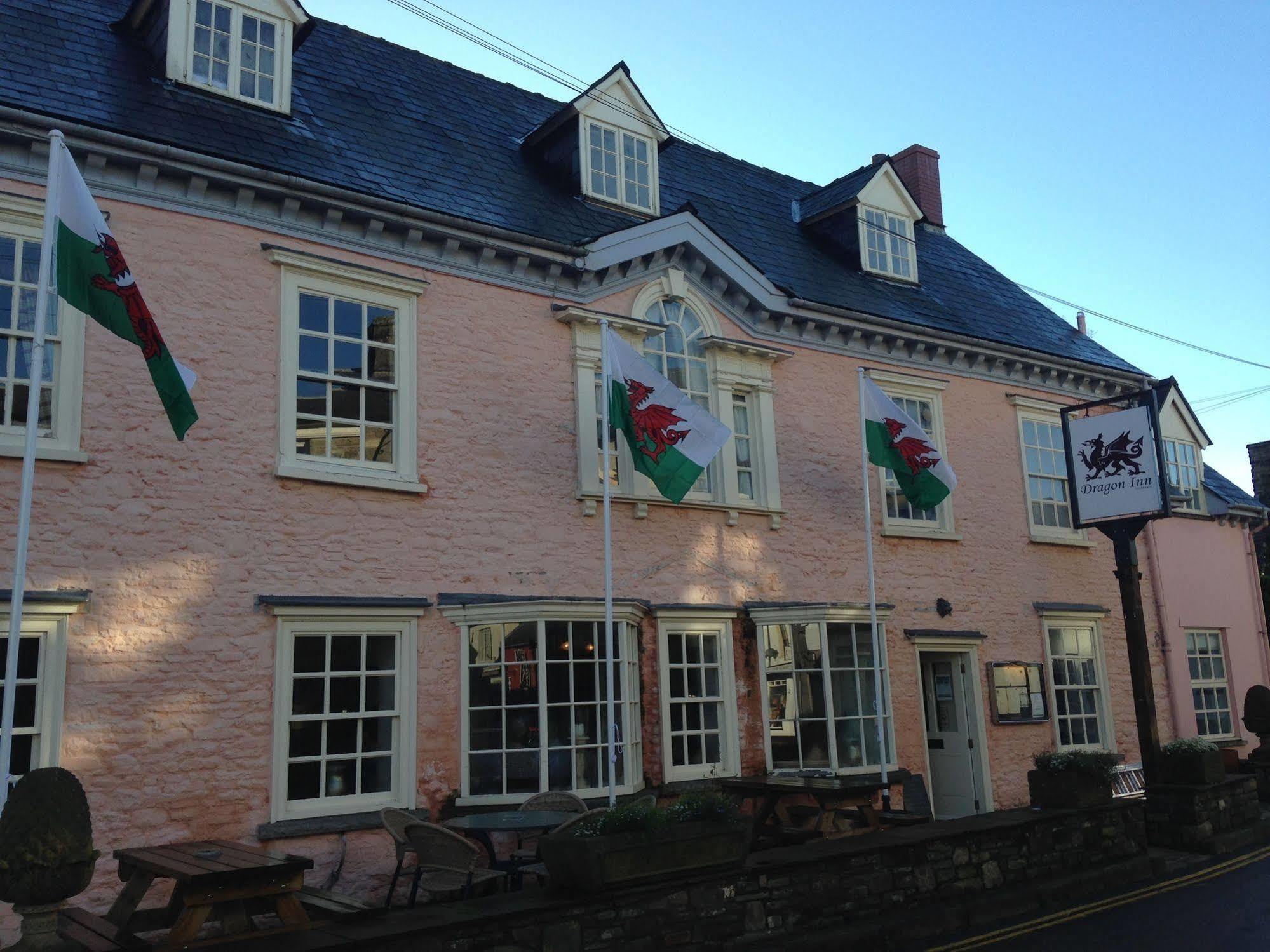 Dragon Inn Crickhowell Extérieur photo