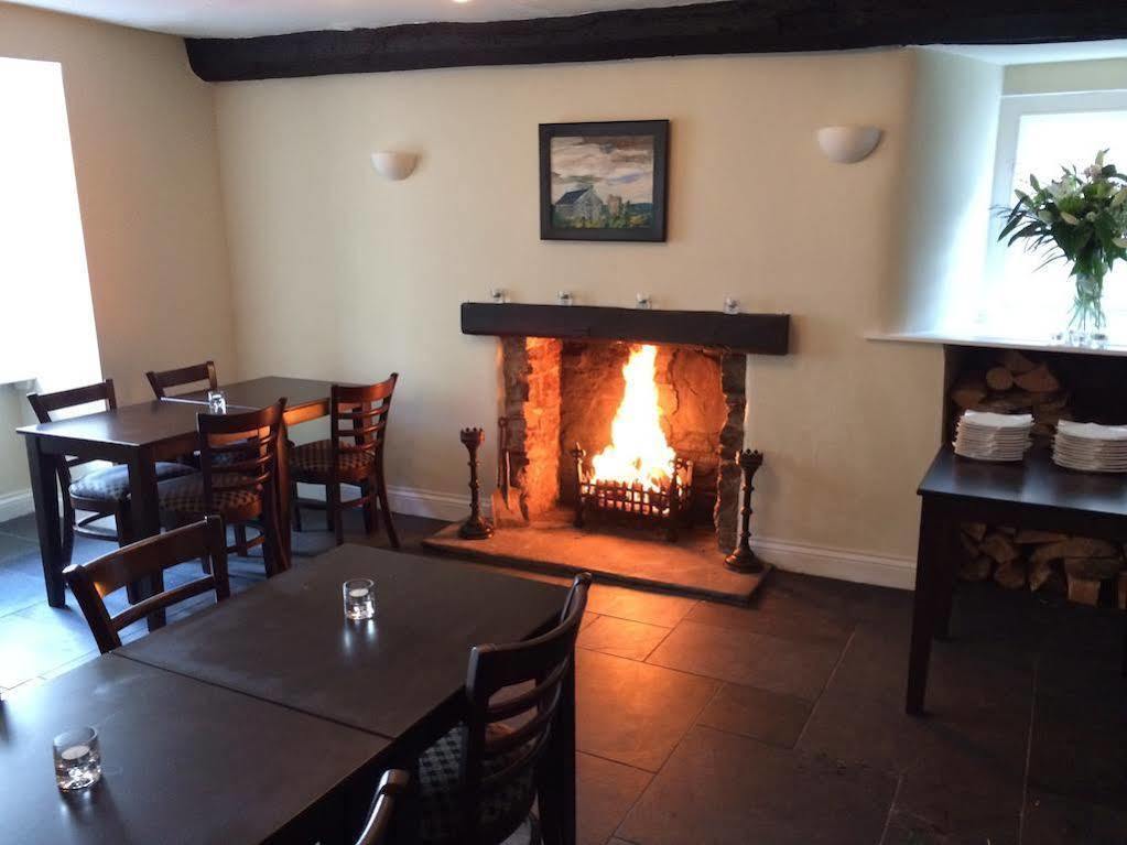 Dragon Inn Crickhowell Extérieur photo